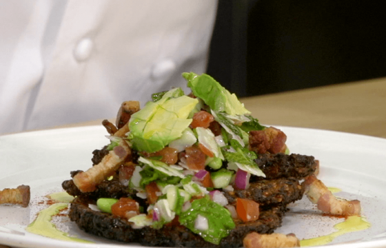 Quinoa-Kale pancakes with vegetable relish