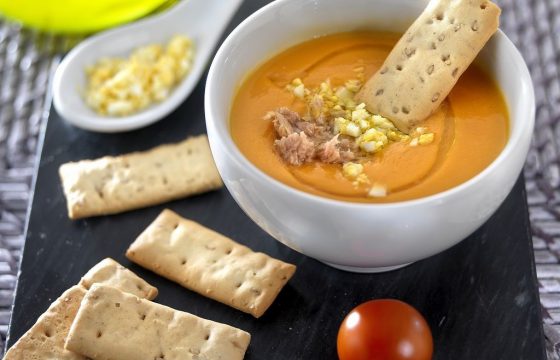 Salmorejo with tuna