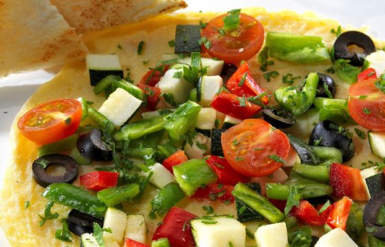 Vegetable omelette pizza