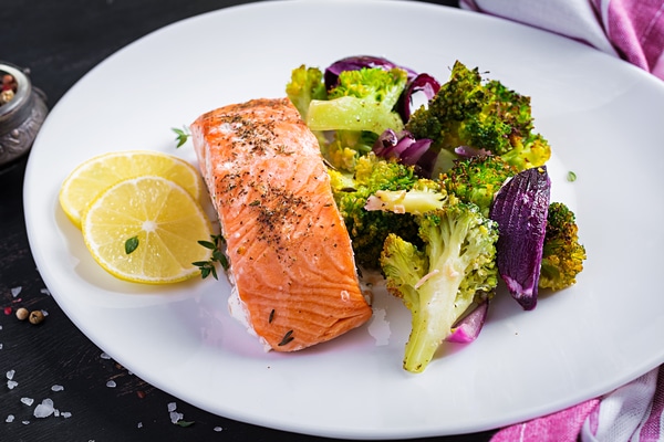 Baked Salmon with Broccoli